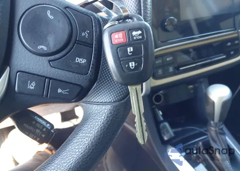 2018 Toyota Corolla Le из США, поврежденный, VIN 2T1BURHE7JC113677